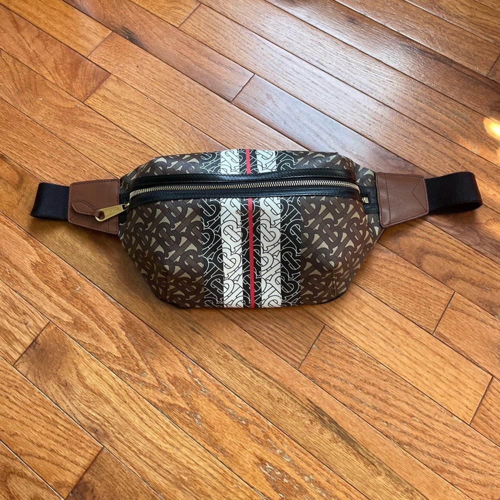 Burberry TB Sonny Beltbag